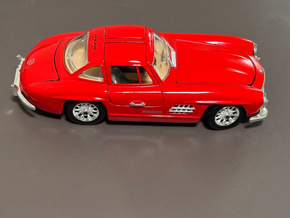 Sunnyside 1954 Mercedes Benz 300SL Gull Wing Coupe Red SS7720 1:24